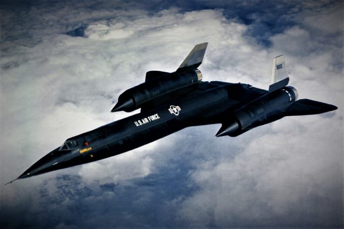 هواپیمای جاسوسی SR-71