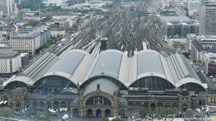 بزرگترین ایستگاه قطار جهان / عکس ایستگاه فرانکفورت آلمان
