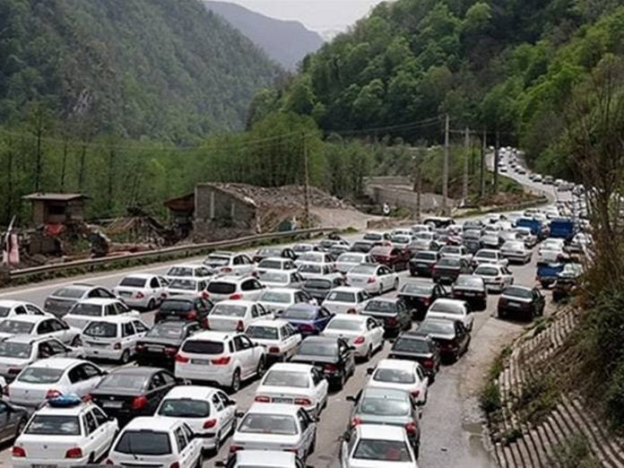 ترافیک ۱.۵ کیلومتری در محور هراز! / آغاز ممنوعیت ورود به مازندران